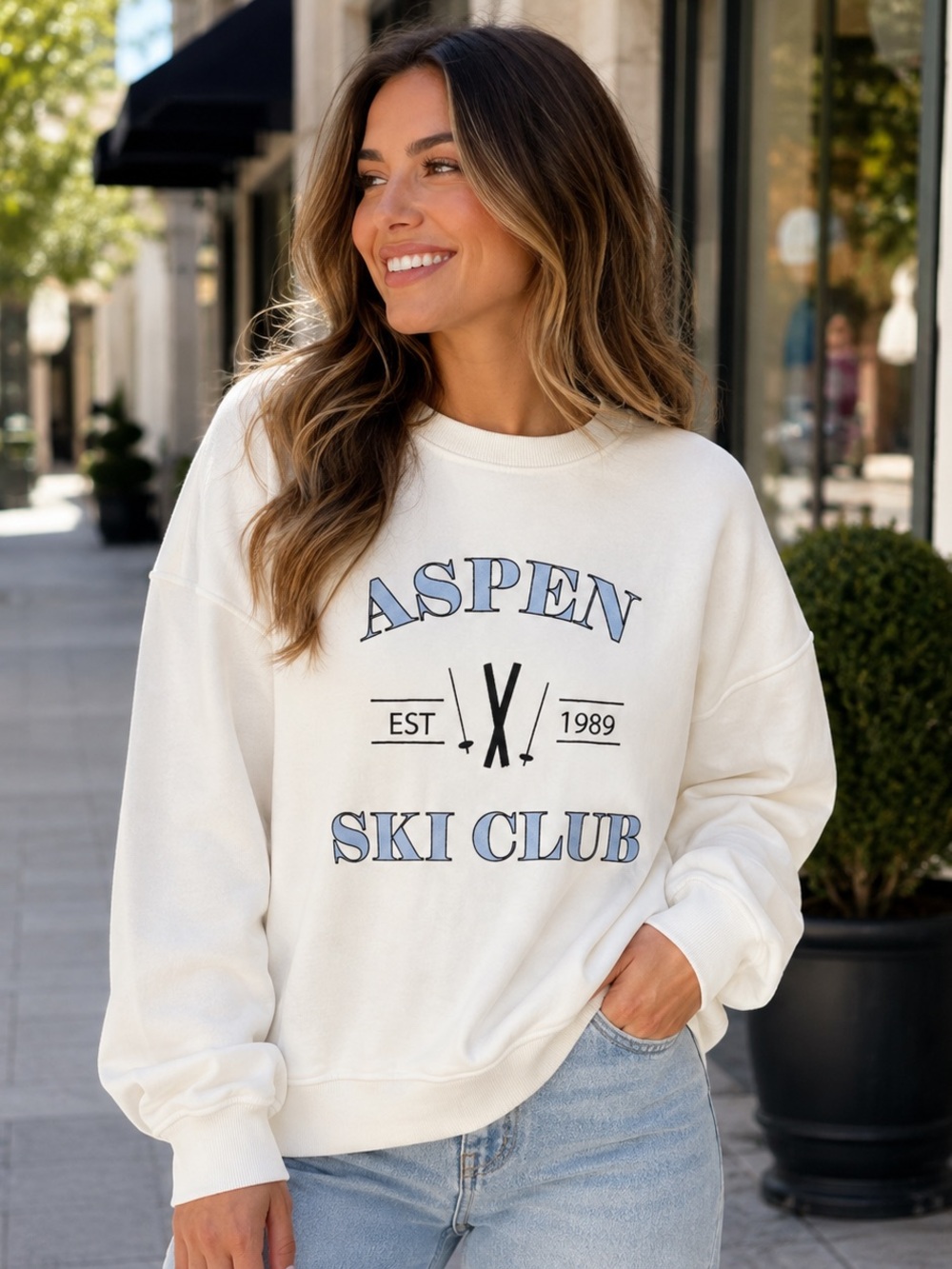 Lelis Aspen Ski Club Sweatshirt Large Ivory Blue Graphic NWT